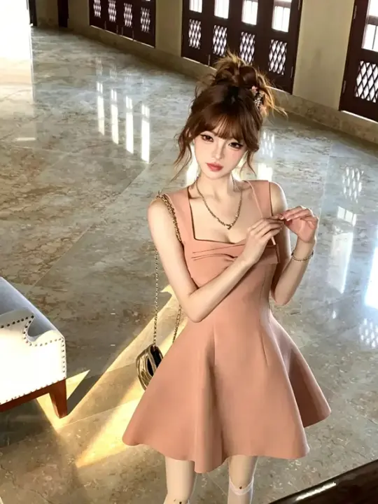 A-line princess dress with a large skirt and bow R9071