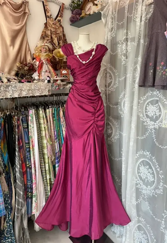 Rose red satin fitted fishtail ball gown R6327