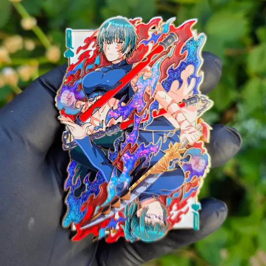 Queen of Spades Pin (Pearl Card)