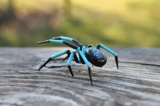 Blue Glass Spider Figurine With Web Pattern – Miniature Glass Art