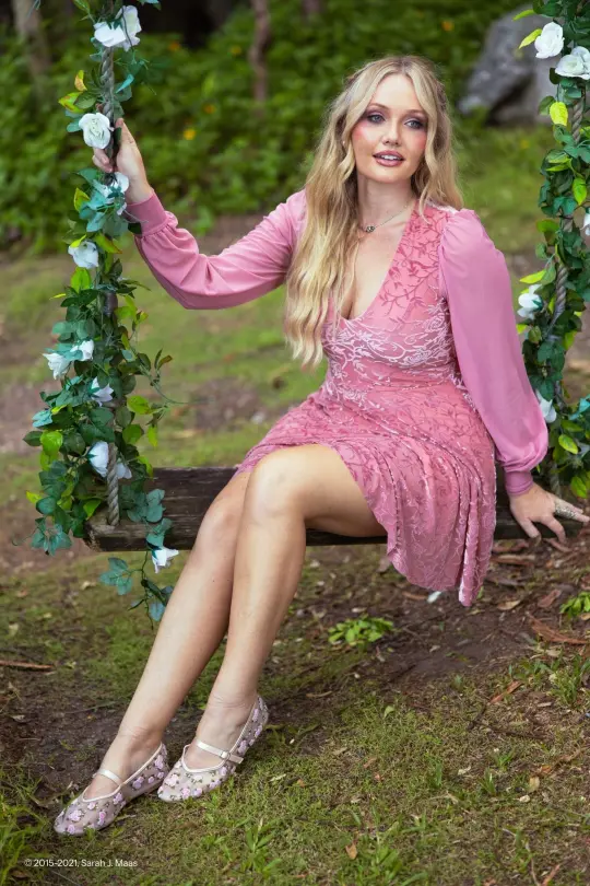 Spring Court Rose Burned Velvet Romance Dress