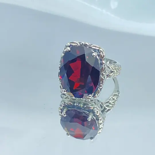 Red Garnet CZ Ring, Size 8, 12ct Oval Gem, Leaf Accent Vintage Jewelry D120 - Ready to Ship