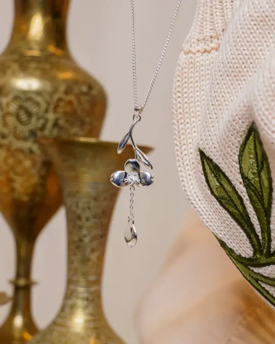Loves Me Not | Silver Necklace