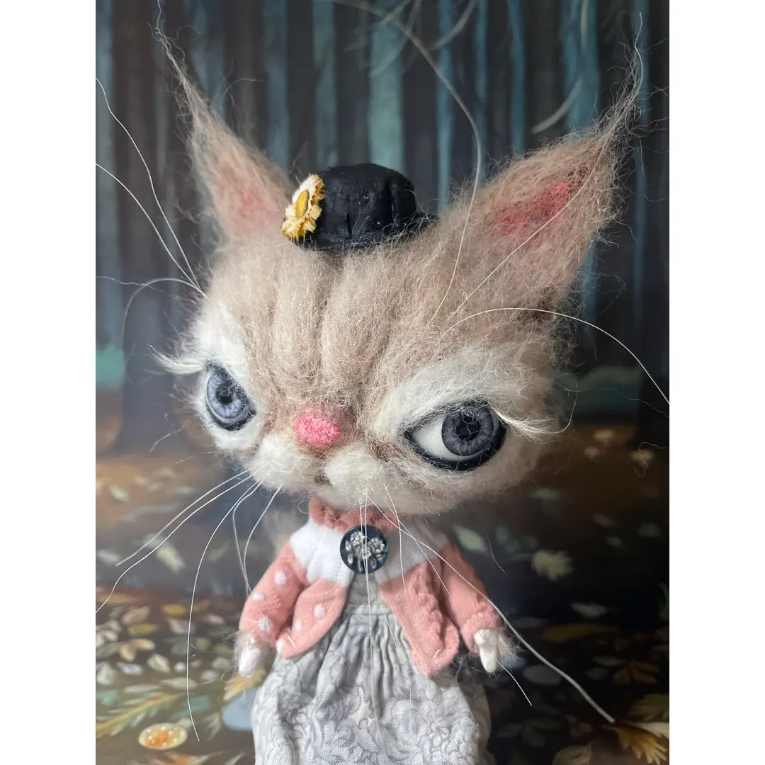 Poppins Hand-made Wool Sculpted Figurine