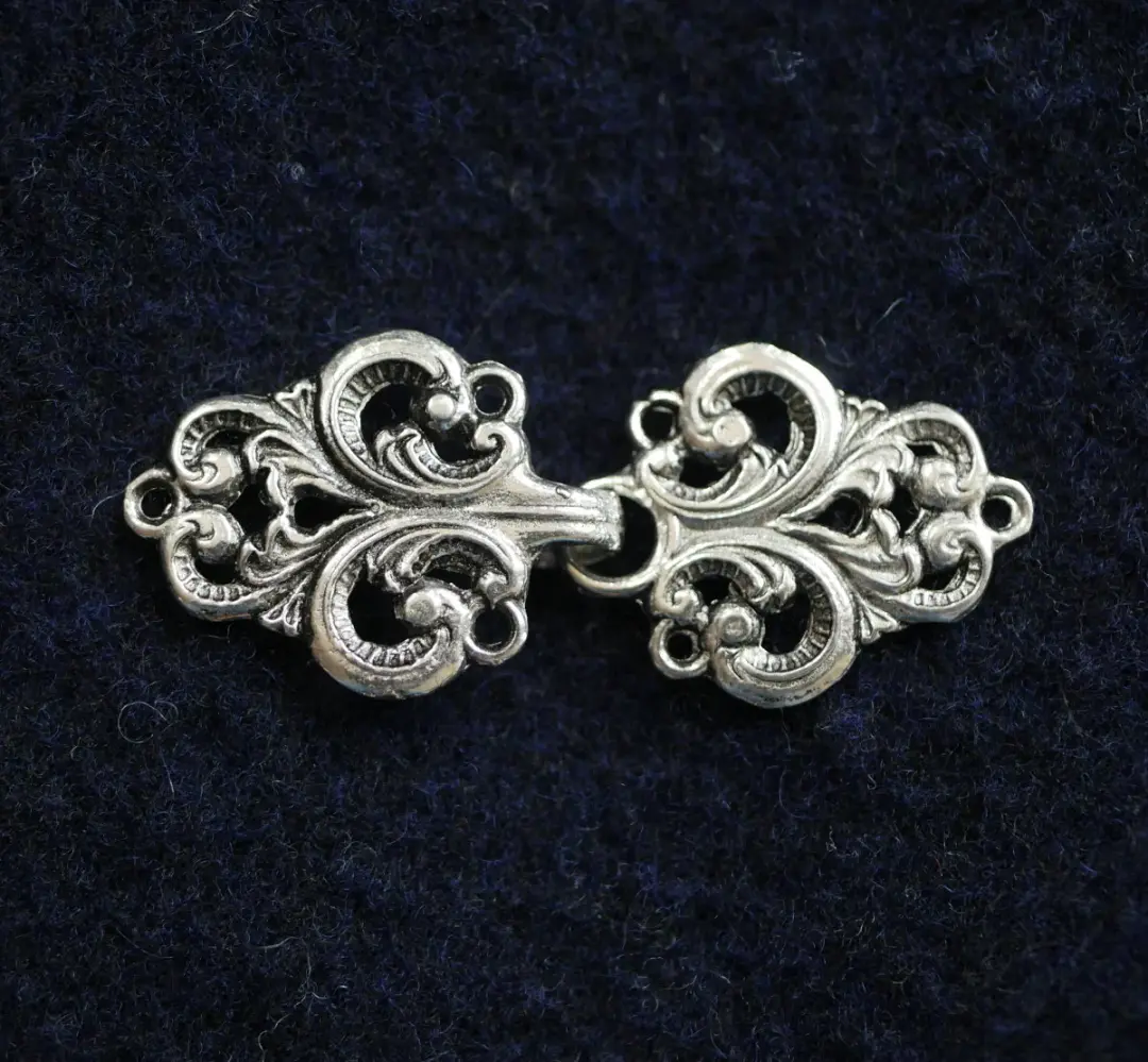 Cloak Clasps  Style D