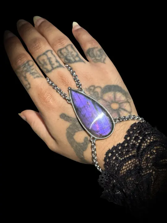 SHION | Labradorite Hand Harness