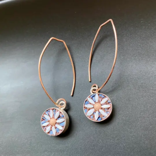 Daisy Earrings, pink center