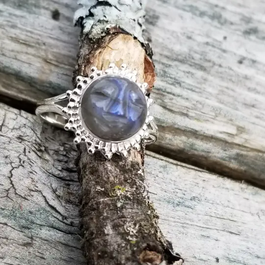 Sunny - Labradorite Ring in Sterling