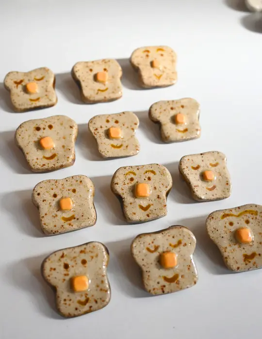 WHOLE GRAIN TOAST Ceramic pin