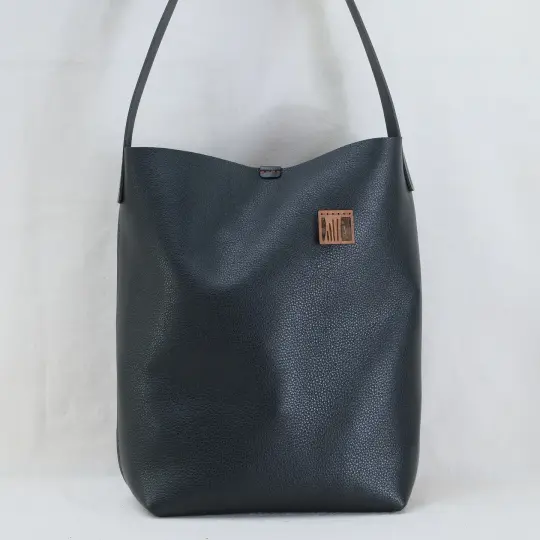 Tube Tote in pebbled black