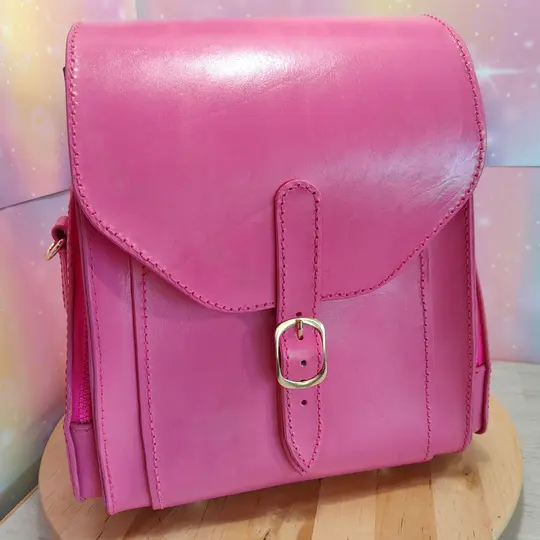 Leather backpack that can worn also as a bag