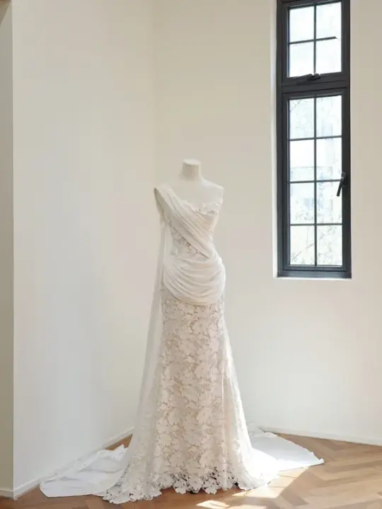 White one-shoulder design, fitted waist, sexy lace long ball gown, bridal gown R8506