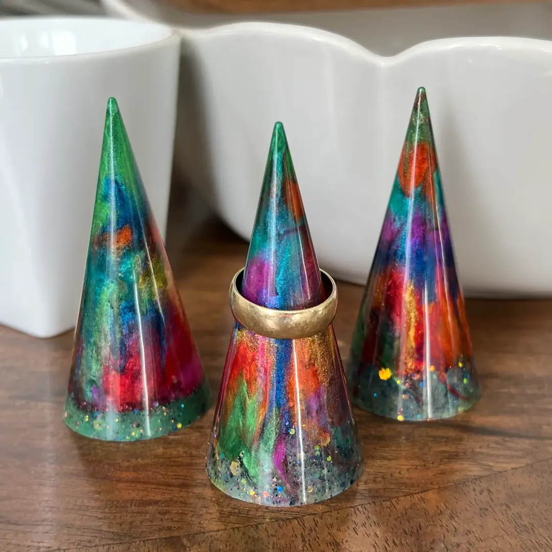 Bernd Offerings: ENCORE "Wild River Ring Holder" *OVERSTOCK*