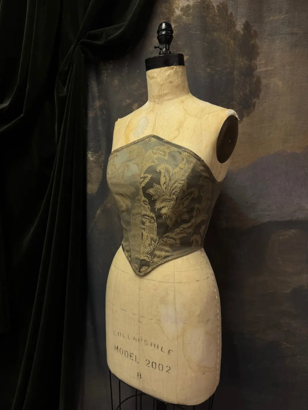 Cuirass Corset