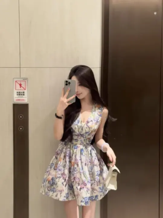 Sleeveless V-neck Colorful Flower Waist Dress French Design Exquisite Skirt Homecoming Dress R2988