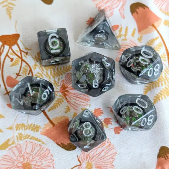 Mini Compass Dice Set – 7-Piece Real Working Compass DnD Dice