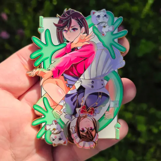 Queen of Hearts Pin (Glow Card)