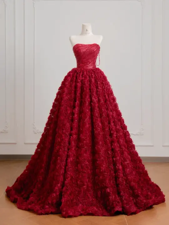 Red strapless, fitted waist, full-skirted, rose-patterned long elegant ball gown/bridal dress R8220