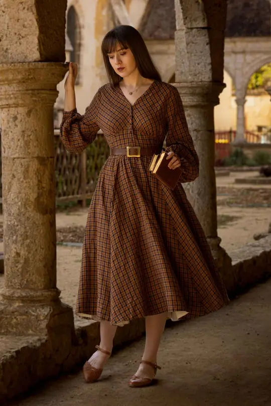 Diane – V-Neck Linen Midi Dress