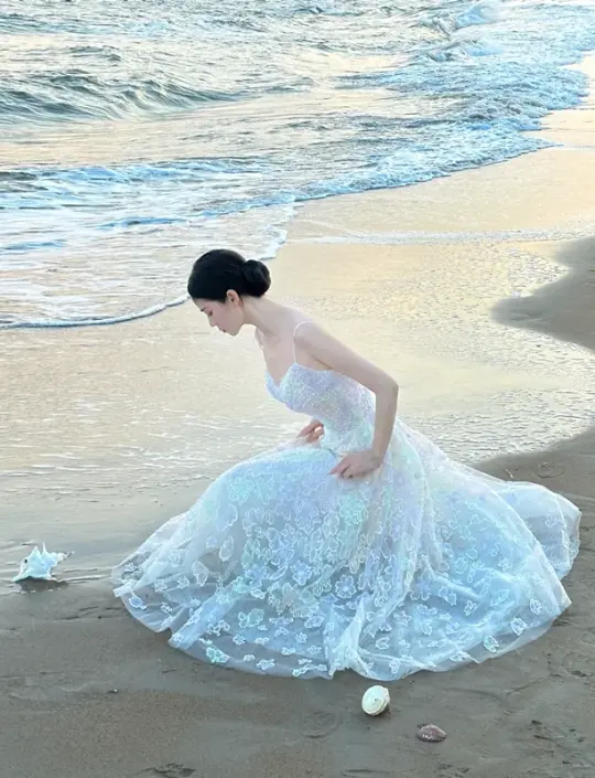 White sheer spaghetti‑strap waist‑cinched slim‑fit appliqué long prom gown, wedding dress R8012