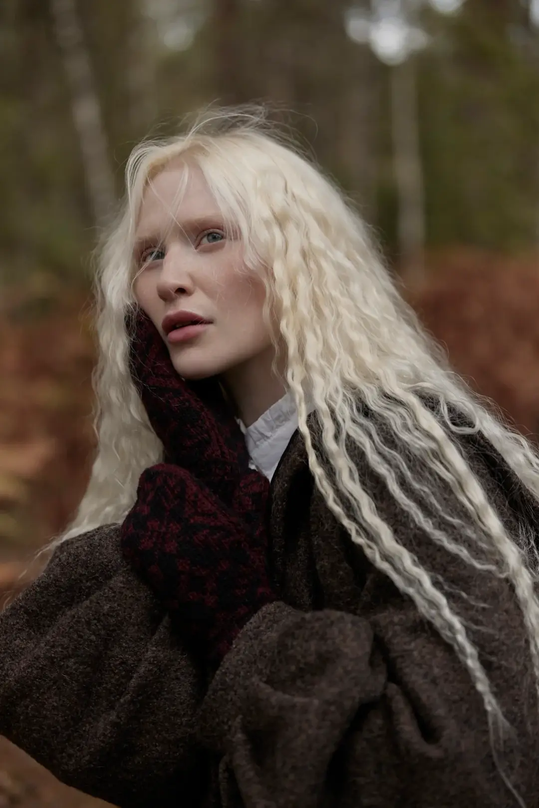 Moufles “Modra” en pure laine noires et bordeaux