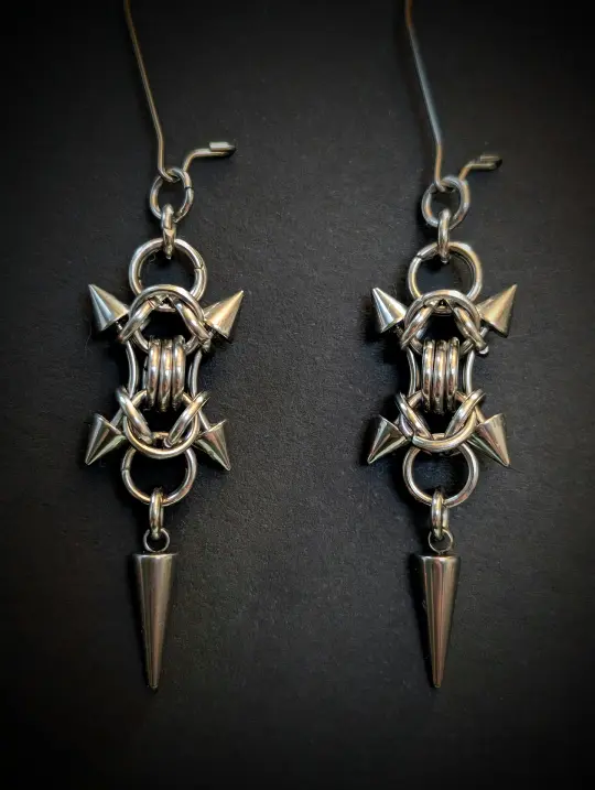 POISON EARRINGS