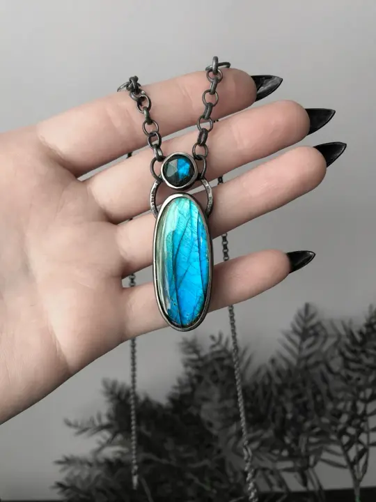 Bright Blue Labradorite Thorax Pendant