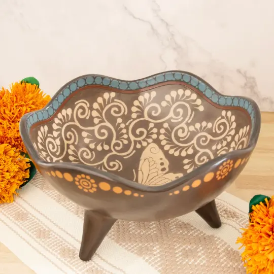 Zinapécuaro Mariposa Ceramic Bowl with Legs
