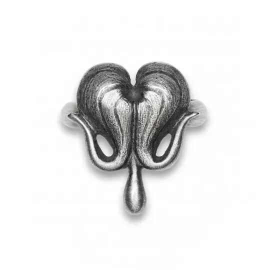 Bleeding Heart. Ring.