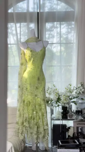 Light green floral print halter-neck fitted long ball gown R7649