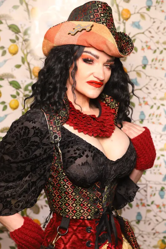 Cropped Vixen in *WITH POCKETS* in Troubadour Jacquard - The Wandering Minstrel Collection