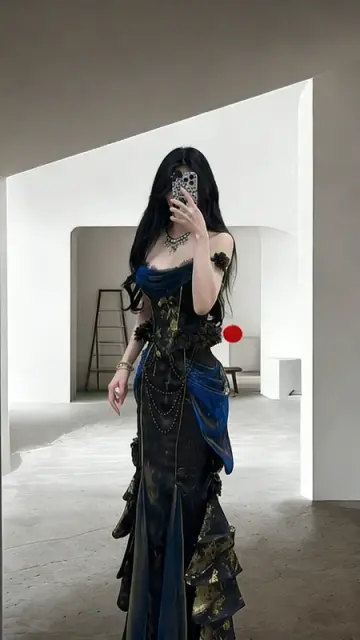 Black off-the-shoulder fitted waist slimming hip-hugging sexy long ball gown R8032