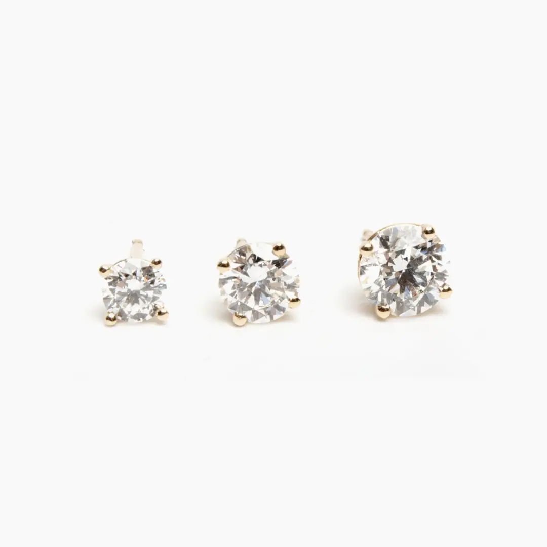 Round Diamond Stud Earrings