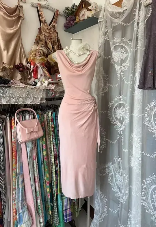 Pink sleeveless halter neck fitted waist bodycon mid-length ball gown R7470