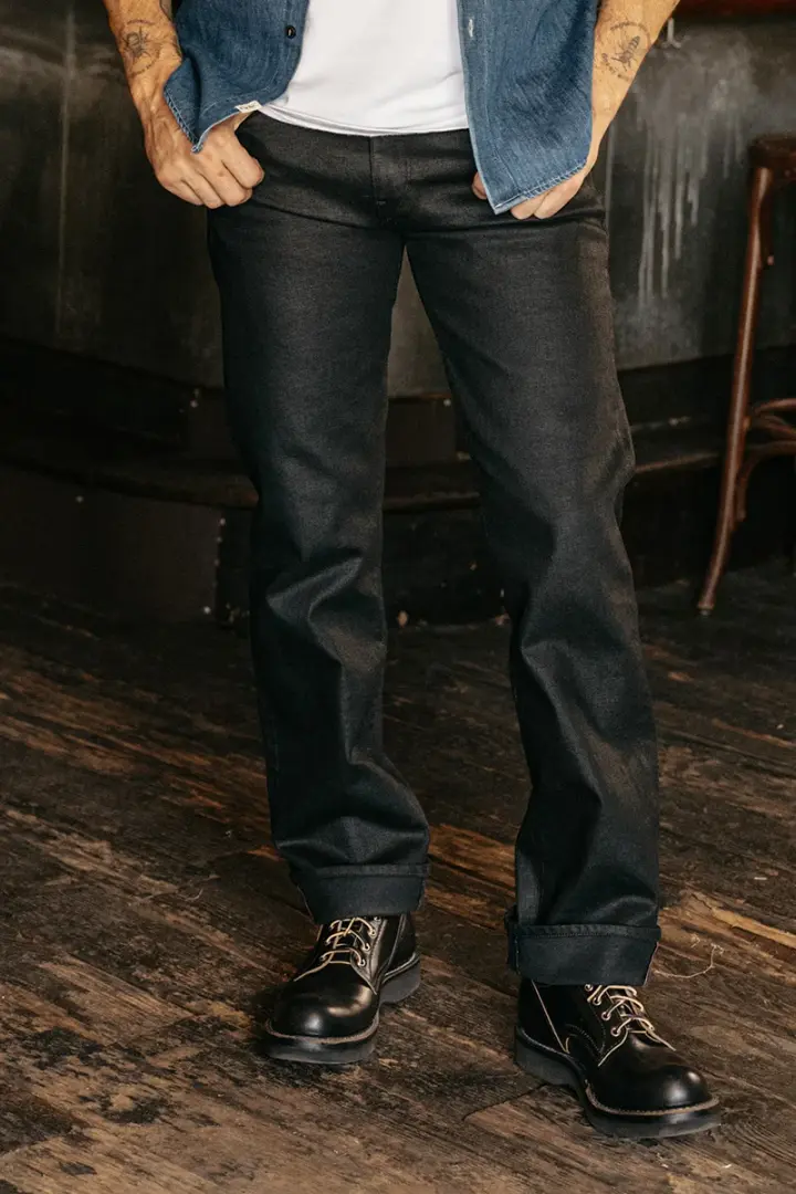 The Hammer Straight Coated Black - Kerry 14oz Selvedge