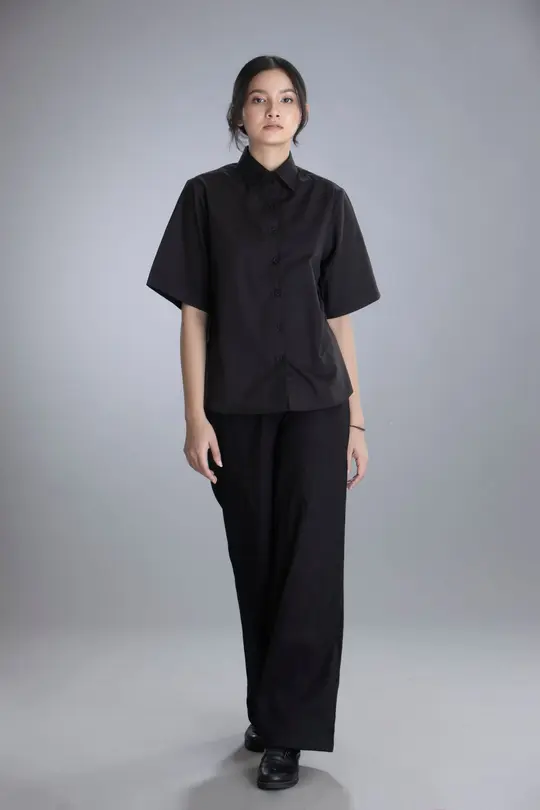 Nostalgia Black Short Sleeve Cropped Shirt
