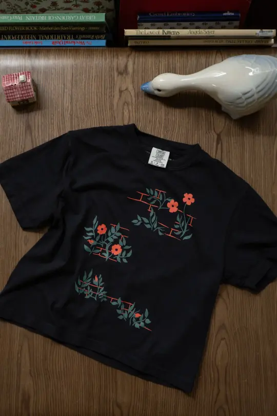 Wallflower Boxy Tee | Black