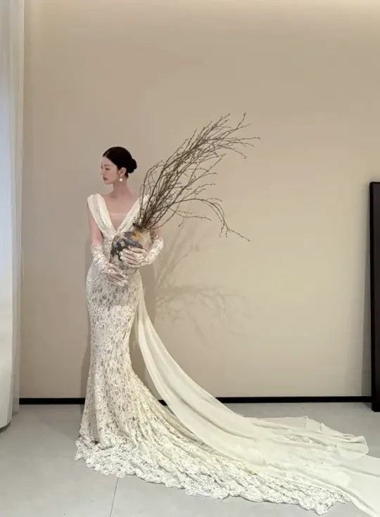 White sleeveless V-neck lace waist slim fishtail sexy long dress bridal gown R6061