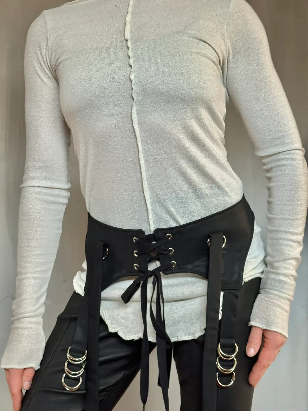 Sample Sale: Garter Belt for Skirts in Wool Sateen (Size I)