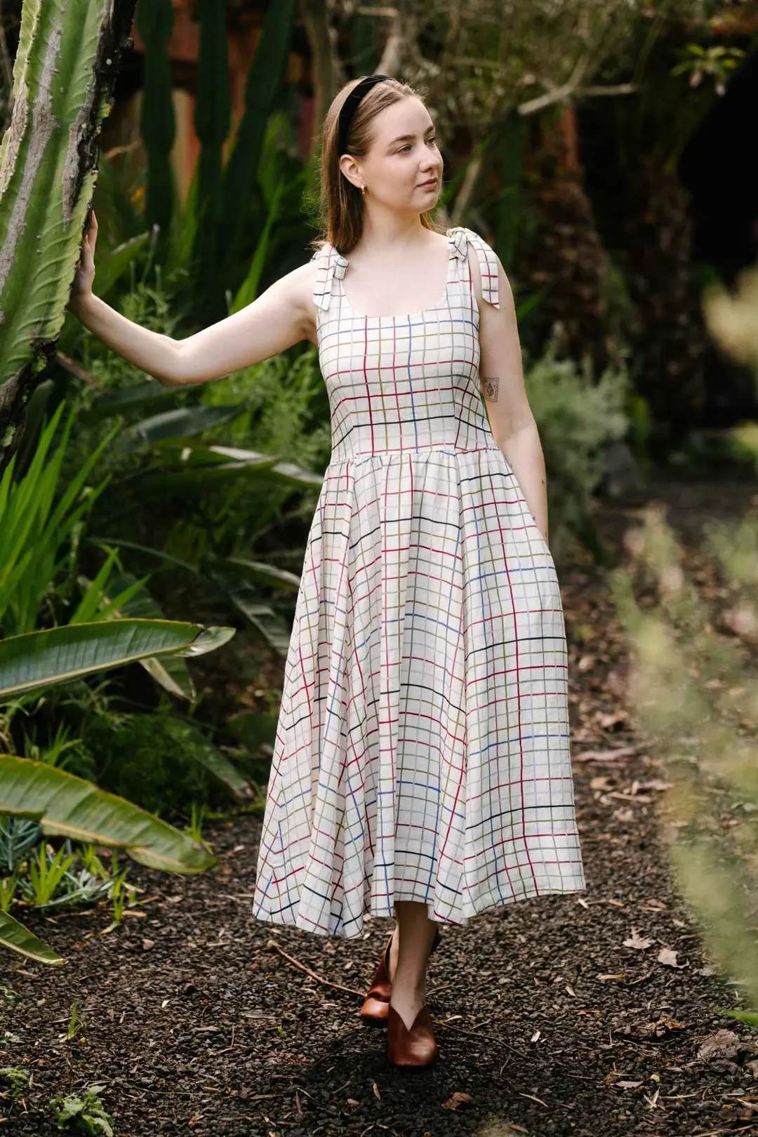Amelia – Tie Shoulder Linen Midi Dress