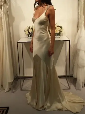 Light champagne-colored halter-neck sexy fitted long ball gown R8662