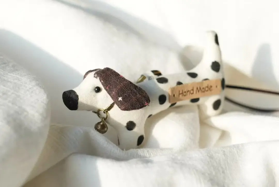 Polka Dot Dachshund Bag Charm – Handmade Spotted Dog