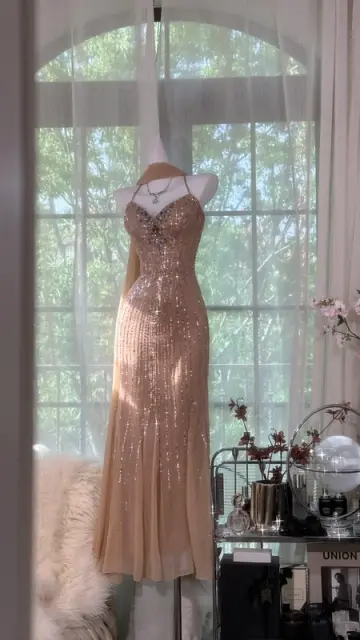 Light pink sequined halter-neck fitted bodycon long ball gown R7605