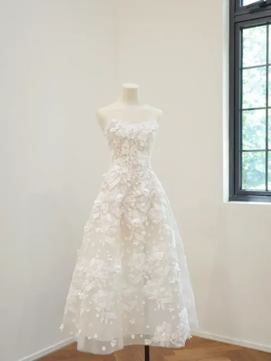 White lace floral print fitted midi ball gown/bridal dress R8500