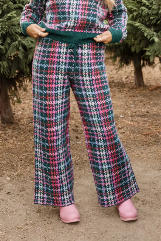 Nellie Sweater Pants in Season's Greetings Plaid