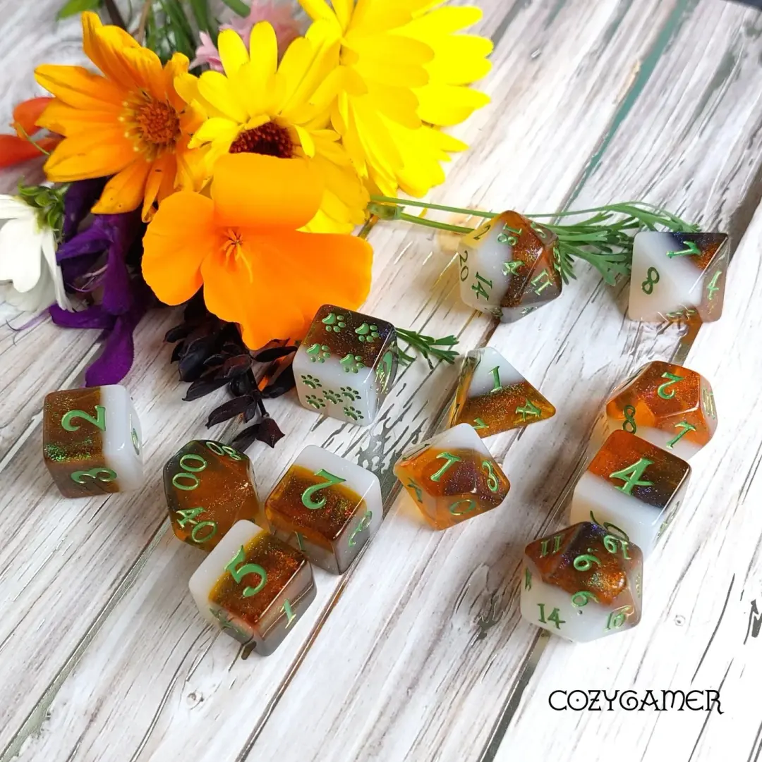 Calico Hazy IPA Dice Set – 8-Piece Beer-Themed Cat Dice | Fennek & Finch