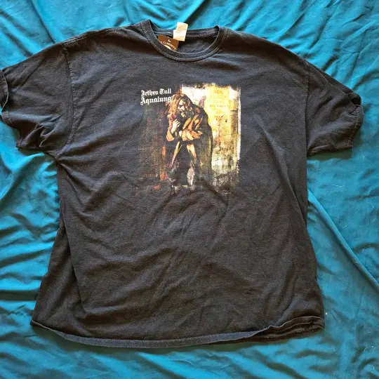 Vintage Jethro Tull Aqualung t-shirt, size 2X. Gildan tag, early 2000s