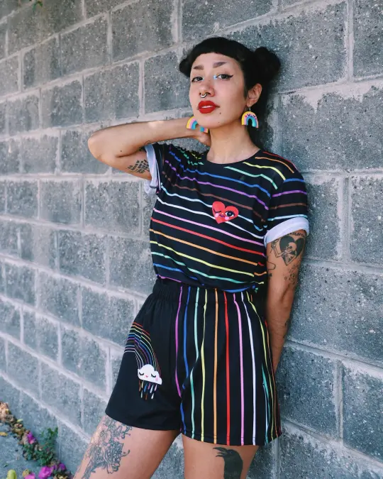Rainbow & Heart - T-shirt