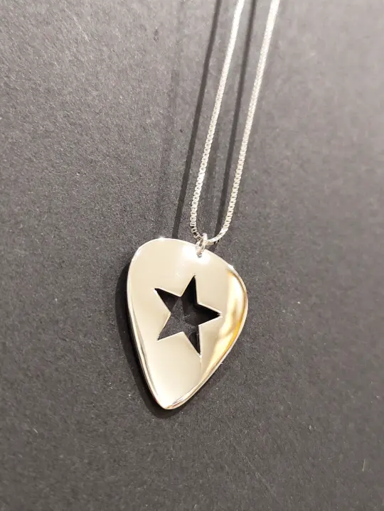Silver Guitar Pick Star Pendant and Box Chain (925 Silver)