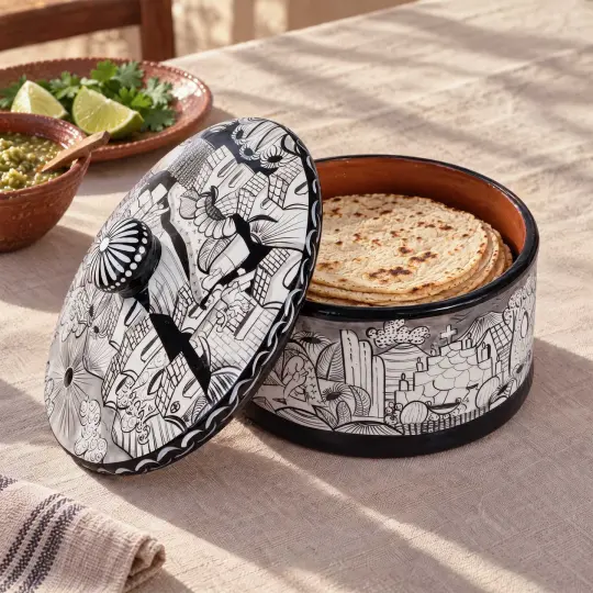 Xalitla Storytelling White & Black Tortillero